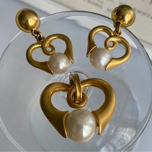 Vintage 80s Park Lane gold tone and faux pearl pendant and earring set